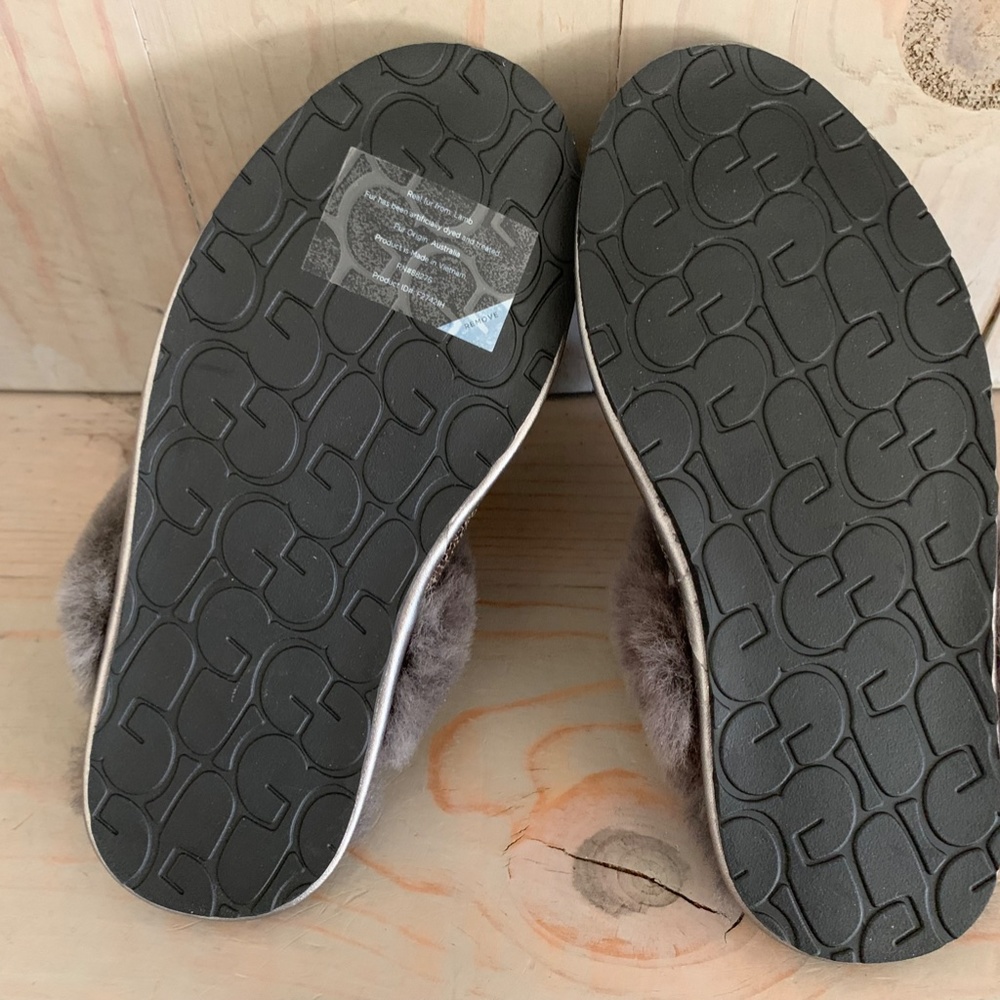 UGG SCUFFETTE 2 METALLIC SPARKLE GUNMETAL SILVER NEW SLIPPERS - Picture 6 of 8